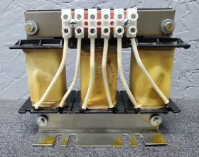 Allen-bradley 1321-3r8-a Allen-bradley 8a 1.5mh 3 Phase Line Reactor Allen-bradley 1321-3r8-a Allen-bradley 8a 1.5mh 3 Phase Line Reactor