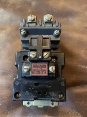 Allen-bradley 702b0d92 Allen-bradley Ser. K Contactor Starter Ac Coil - Used Size 1 Allen-bradley 702b0d92 Allen-bradley Ser. K Contactor Starter Ac Coil - Used Size 1
