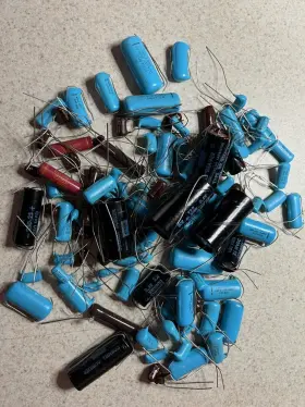 Cornel Dubler 1802d Lot Of 100 Large Capacitors Various Values Cornel Dubler 1802d Lot Of 100 Large Capacitors Various Values
