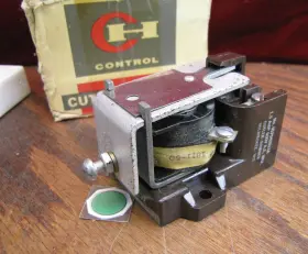 Cutler-hammer 9575h2611a Voltage Sensitive Relay Cutler-hammer 9575h2611a Voltage Sensitive Relay