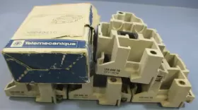 Telemecanique Lx6d40110 Lot Of 4 Schneider Electric Contactor Coil 011957 Telemecanique Lx6d40110 Lot Of 4 Schneider Electric Contactor Coil 011957